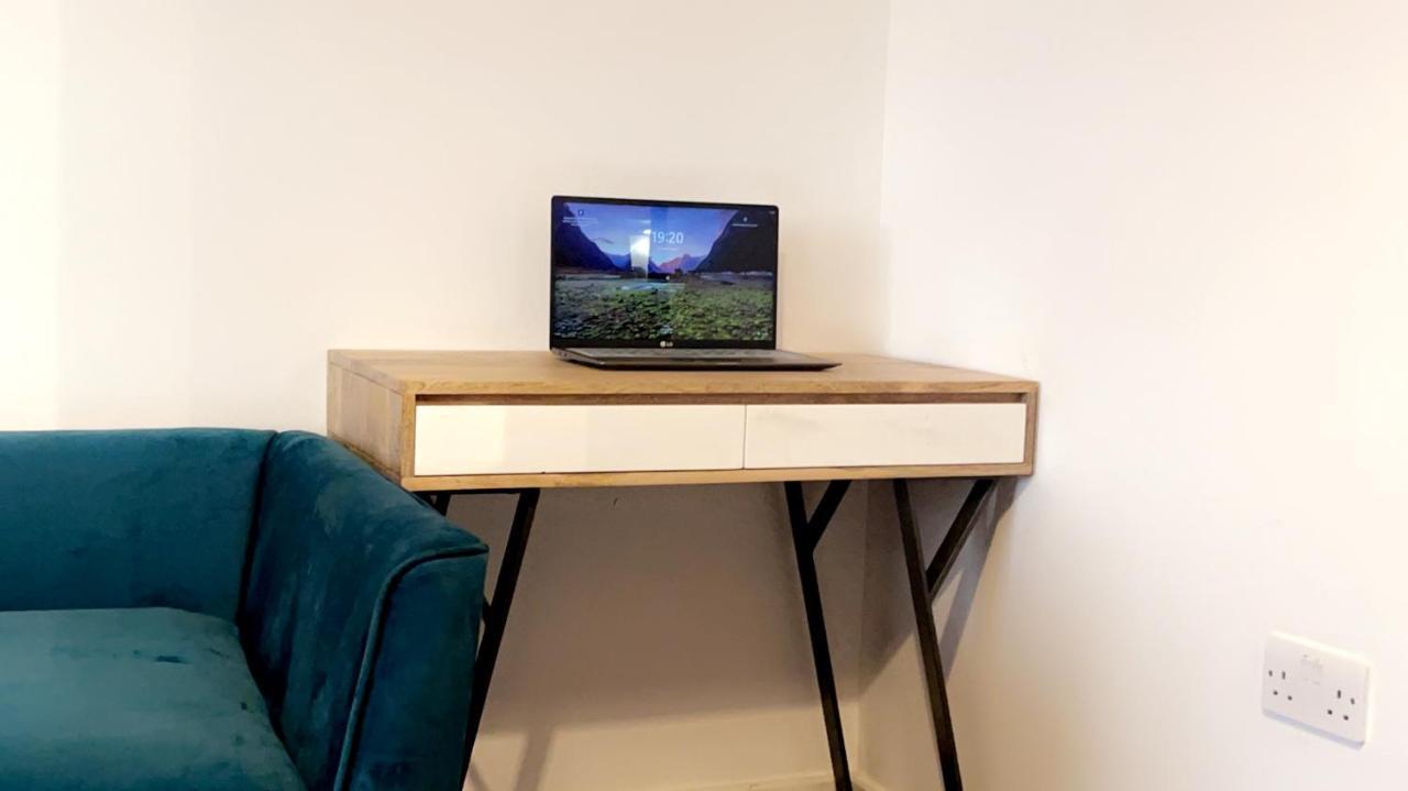 Luxury 1 Bed Apartment With Parking Manchester Exterior photo